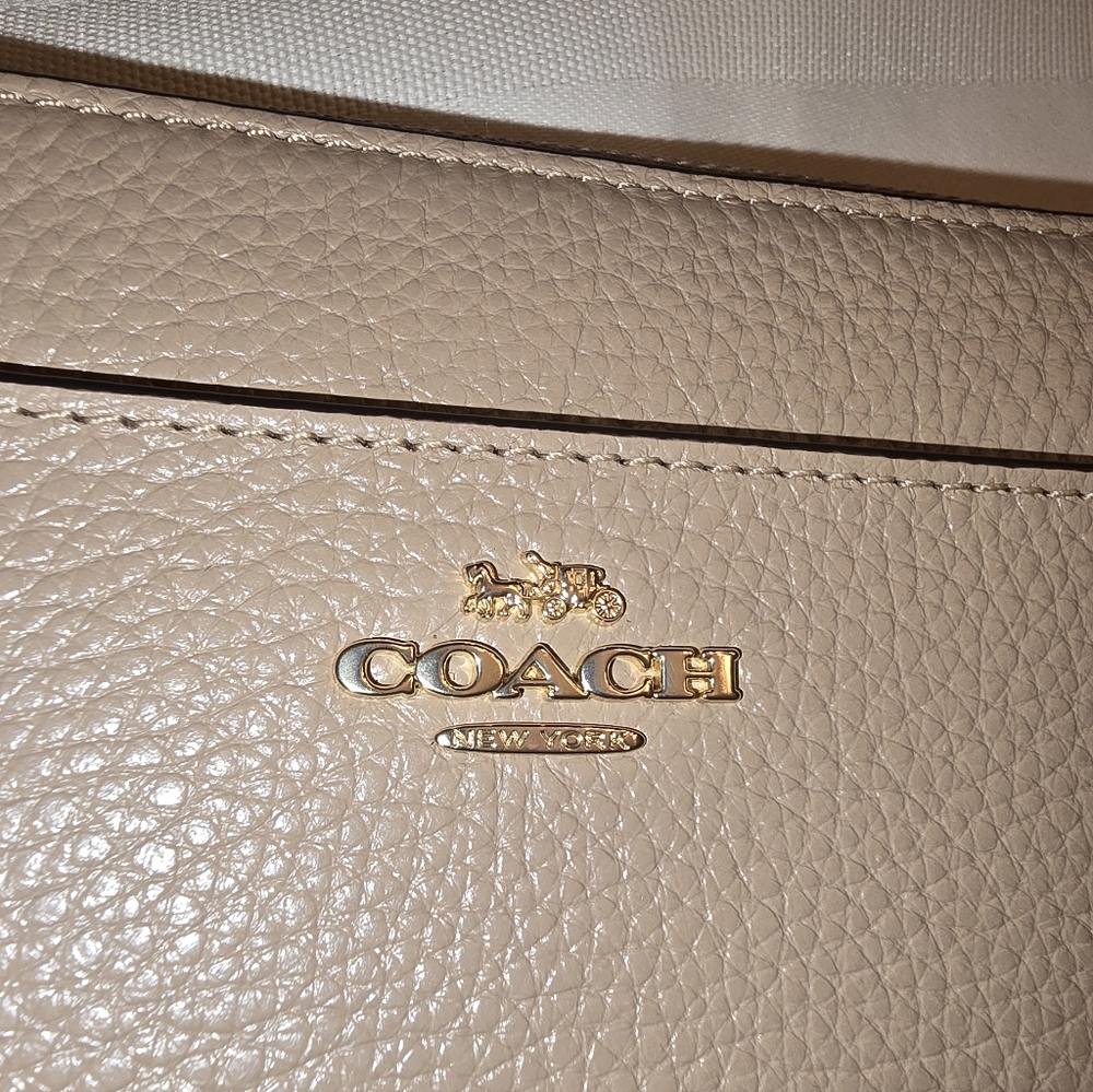 COACH 6643 Beige Pebbled Leather Accordion Long Zip Around Wallet Wristlet - Picture 2 of 14